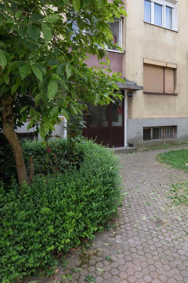 2Bdr Apartment With Balcony Near Maksimir Zagreb Luaran gambar