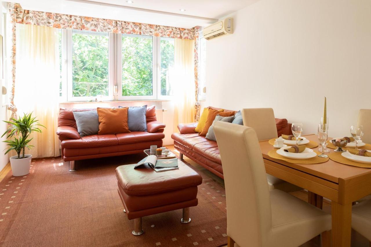 2Bdr Apartment With Balcony Near Maksimir Zagreb Luaran gambar