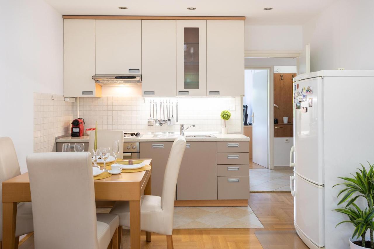 2Bdr Apartment With Balcony Near Maksimir Zagreb Luaran gambar